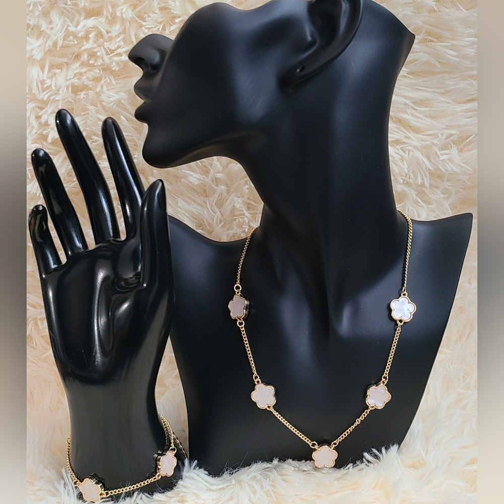 Fashion Jewelry Clover Necklace & Bracelet